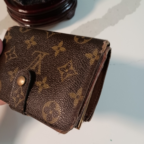 Authentic LOUIS VUITTON Vintage French Kisslock Wallet | Monogram - Picture 7 of 13